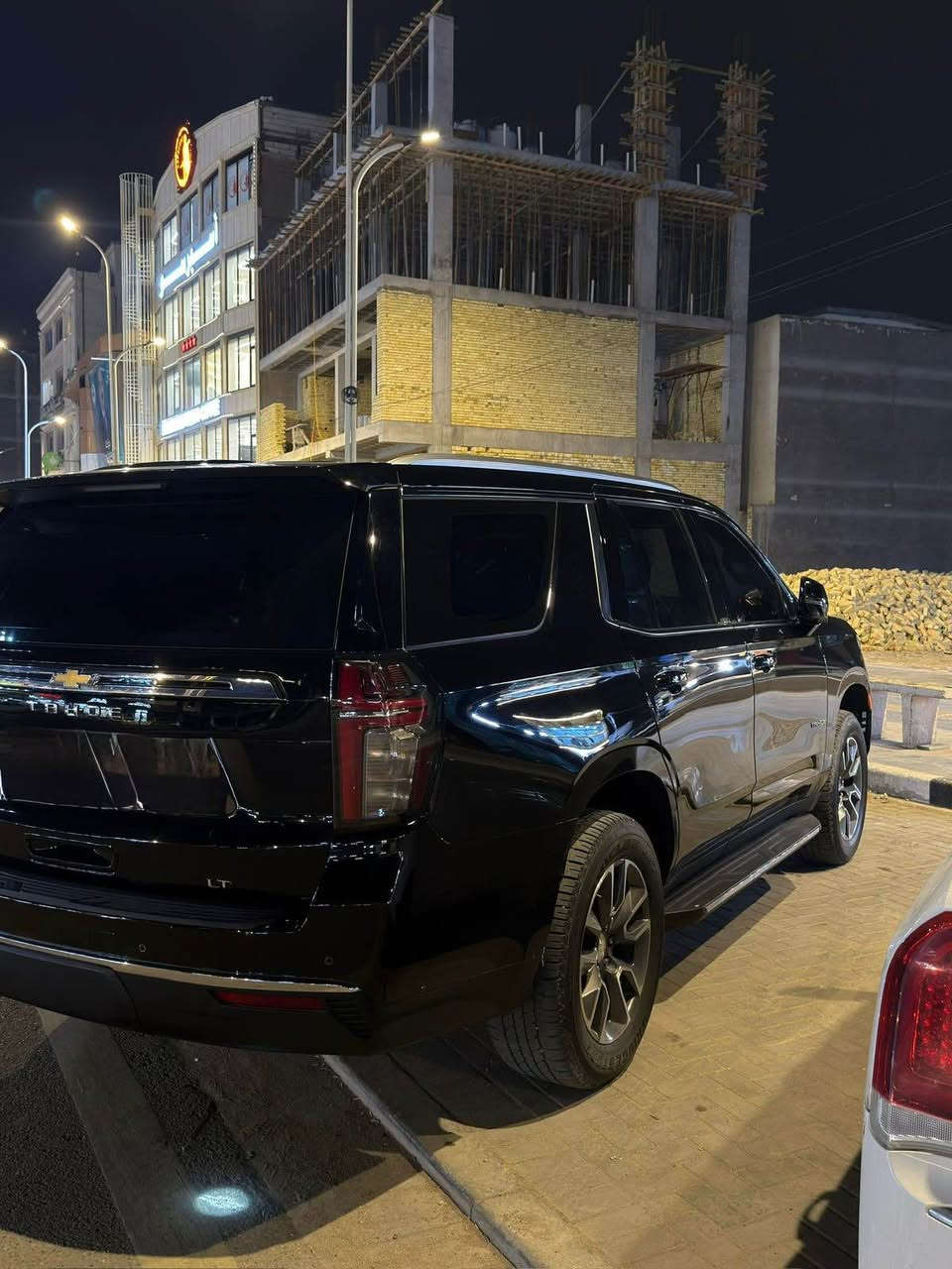 السلام عليكم 
شوفرليت تاهو 2022
بيع او مراوس بلاندكروز او لكزس
وارد خليجي كفالة عامة مغلفة PPF 
ماشية 120 الف كيلو 
السيارة جديدة 
رقم بغداد الجديد تحويل شوكت ماتريد
تخم تاير بريجستون جديد
حدادة جاهزه ماناقصها شي 
فول مواصفات للاخير 
بانوراما 
بچم برمير
رادارات
كاميرات 360درجة
حساسات 
عينة دجيتال
كشنات جلد +تدفئة وتبريد
السيارة خير من الله مواصفات بعد
السعر 470$ اربع دفاتر و70 ورقة وبي مجال بسيط.
العنوان/ البصرة-الفنجانية-خلف البولنگ سنتر
رقم الهاتف/ ***********. البصرة, العراق
