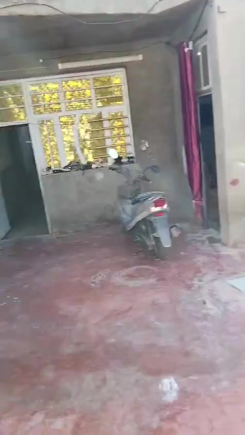 سلام عليكم من رخصه الادمن بيت للبيع مساحه 160م حي الرحمه الملحق ماقابيل ساحه رسول مكلف بالنشر اتصال عله صاحب البيت *********** البيت بيه كافه الخدمات معدا التبليط وعن قريب انشالله
