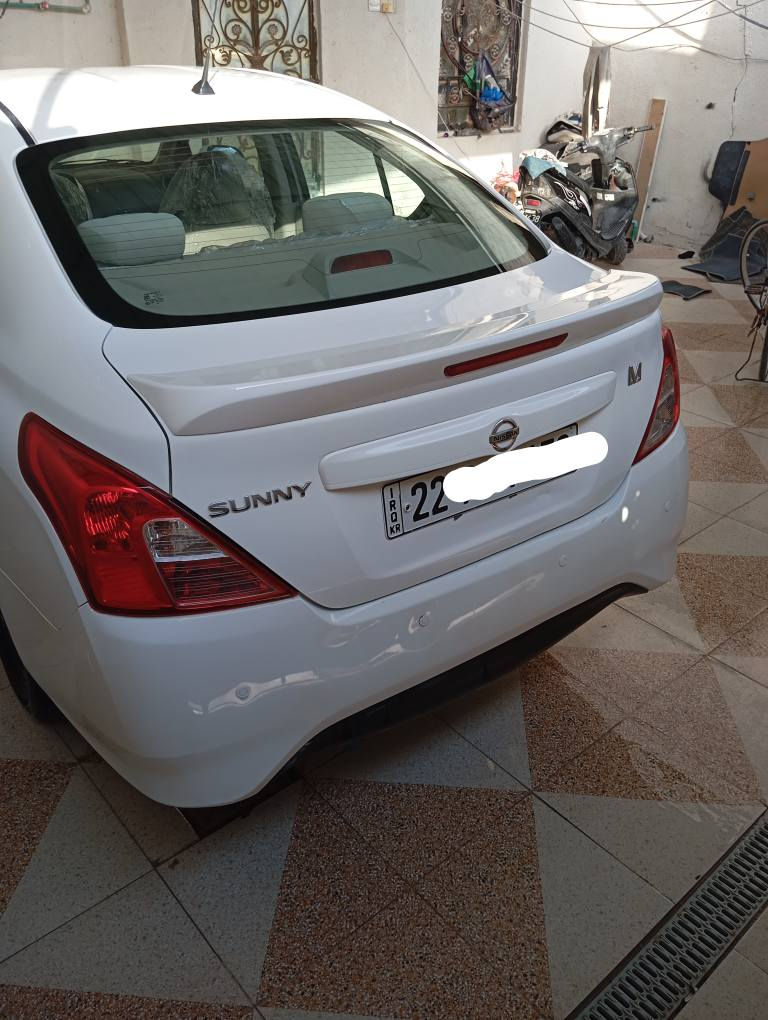 السلام عليكم تم وصول نيسان صني موديل 23 هندي بليته زركه ترقيم جديد سنويه لل31 سياره بلكارتون بيه باب صبق بدون دواخل بدون ضربه بالخليج السياره كسر كارتون كفاله من الضربه والمكينه والكير والحداده وتبريد ثلج السعر 120وبيه مجال للشراي مكان بصره *********** بيه شاشه وكامره البصرة, العراق
