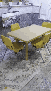 ميز طعام • ٤ كراسي • حجم كبير