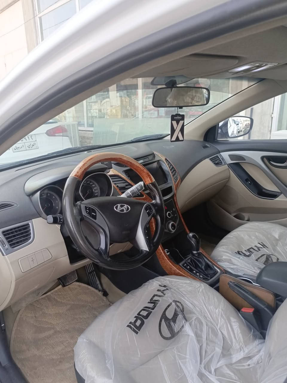 النترا 2015
قطعة وحدة چاملغ امامي صبغ فقط 
فول مواصفات بدون بصمة 
نجف انگليزي بأسمي 
132 وبيها مجال 
***********
