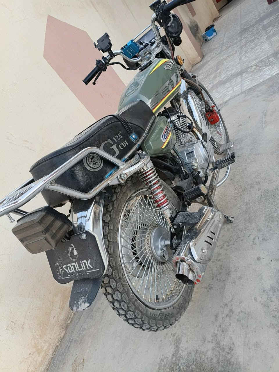 للبيع تايكر 25 لون مميز زيتوني 5نمر
السعر600 وبي مجال اتصل وتدلل

***********
