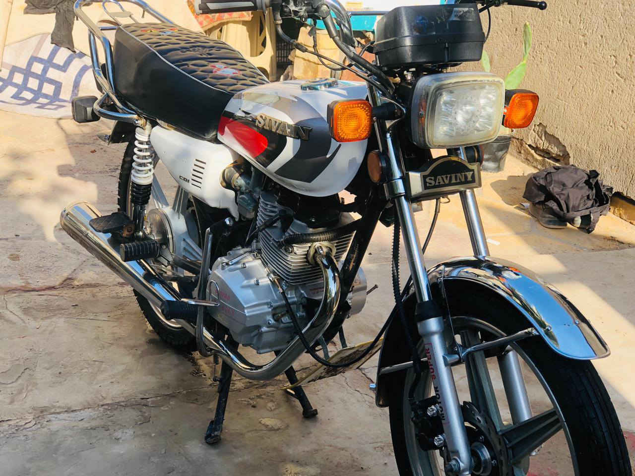 دراجه سيفان خمسه گير موديل 2020 اوراق اسكنر ورقتين فقط جديده وجاهزه من كلشي كهربائيات كله شغاله  سلف بصمه دراجه حلوه ومتعوب عليهاا السعر 450 وبيهاا مجال بسيط مكان الديوانيه قضاء الشاميه / رقم صاحب الدراجه اتصل عليه وستفسر منه ***********
