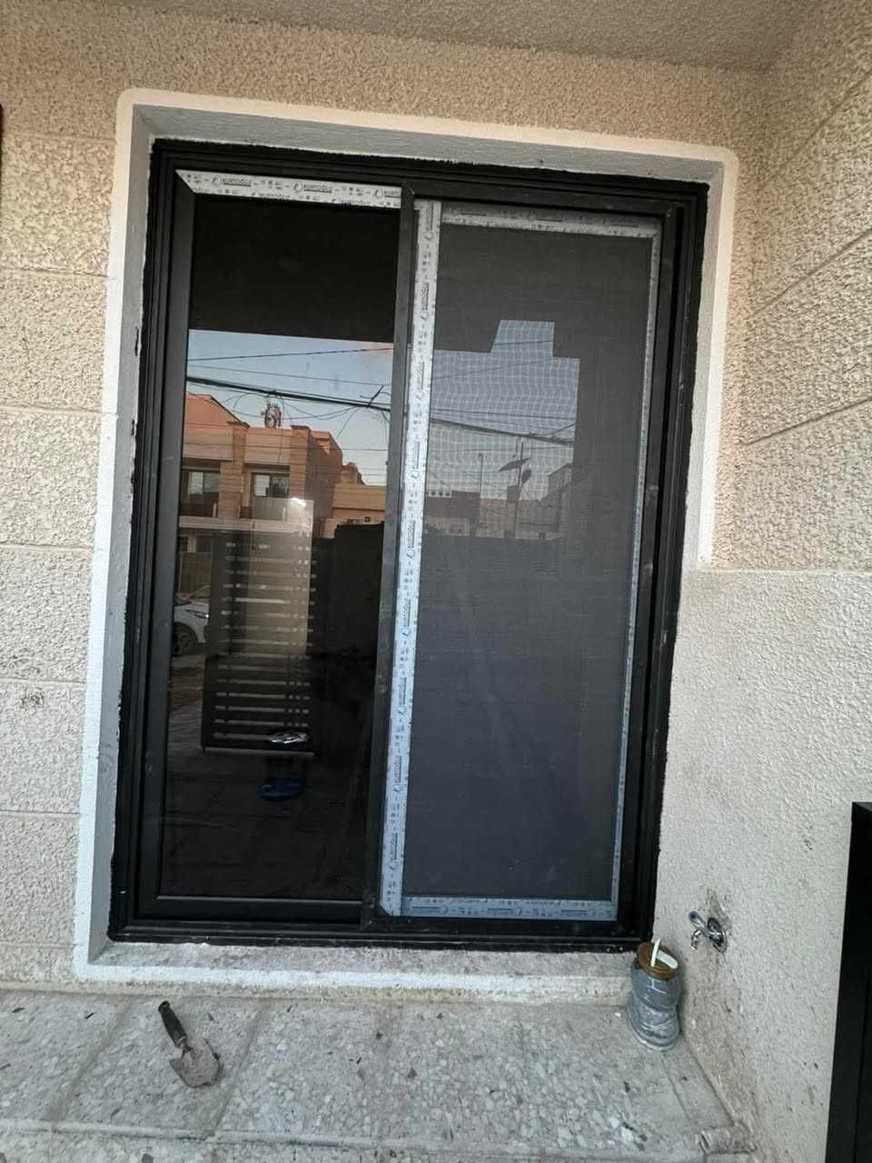 سلام عليكم 
متوفر ابواب وشبابيك اسلايت ومفصلي المنيوم 
وابواب وقواطع داخليه المكان المسيب 
*********** للاستفسار اتصال او واتساب
