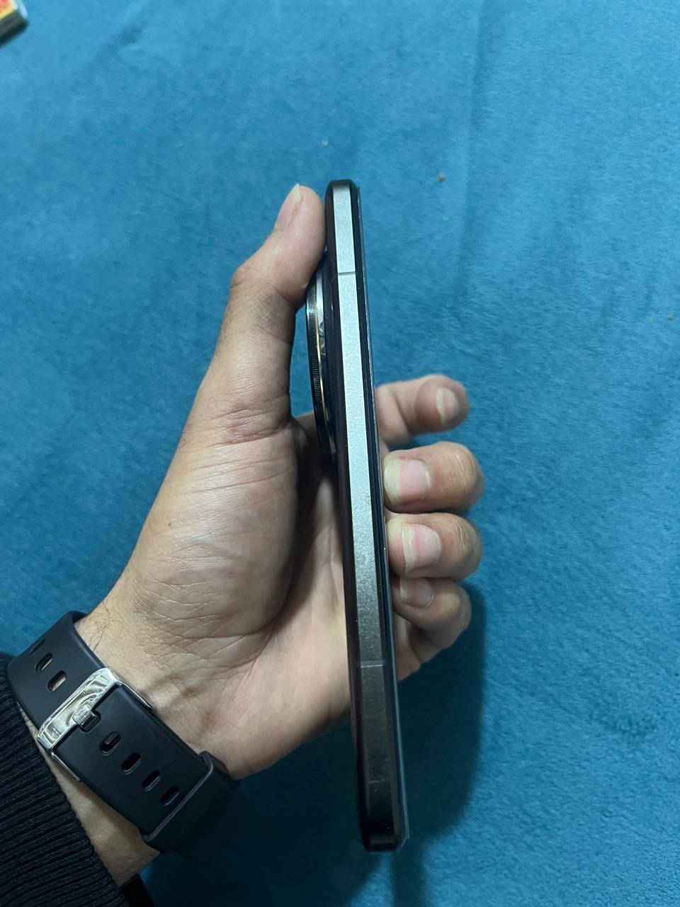 شاومي 14 الترا للبيع او مراوس مع 15 الترا وانطي فرق
ذاكرة 512/ رام 16 وتكدر تسوي 32 
جهاز غني عن التعريف وابو المصحله يعرف شنو هذا الجهاز 
الجهاز بي كاميرا عملاقه من افضل انواع الكامرات من شركه لايكا الالمانيه 🇩🇪 ملحقات كامله مع لاسق + 4 كفرات ماركه 

السعر 795 الف وبي مجال بسيط 
مكاني كركوك توصيل ما عندي 
***********
