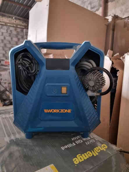 تصفيه على اخر القطع 
كمبريسر هواء يعمل على كهرباء♻️  الماني الصنع ♻️ مع كيج هواء 
للاستفسار واتساب  ***********🌴
السعر ٣٥ الف  بسعر الجملة
