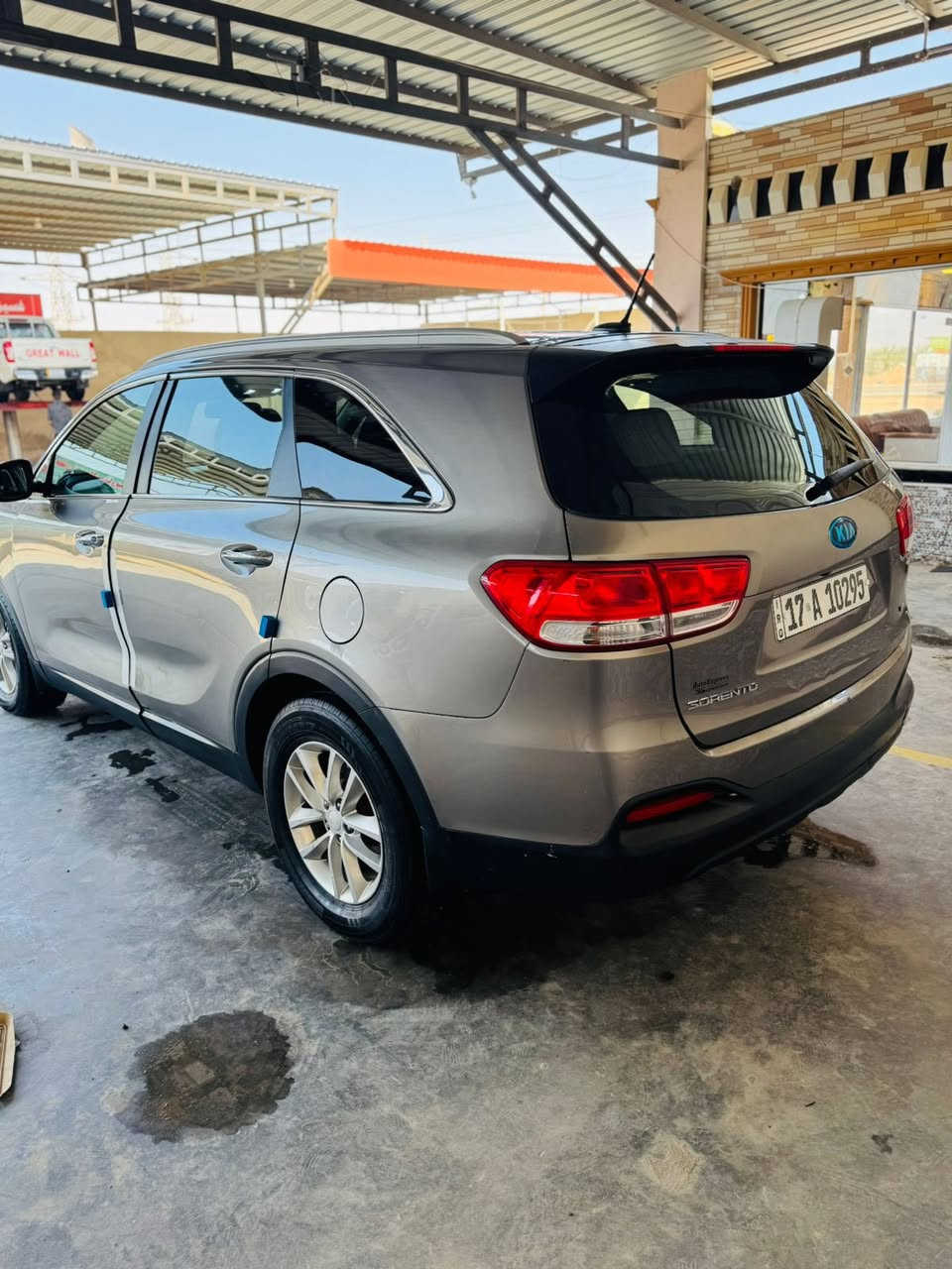 سورنتو ٢٠١٧ 
وارد امريكي 
V6 4x4 
صور الحادث مرفقة بالبوست 
***********
