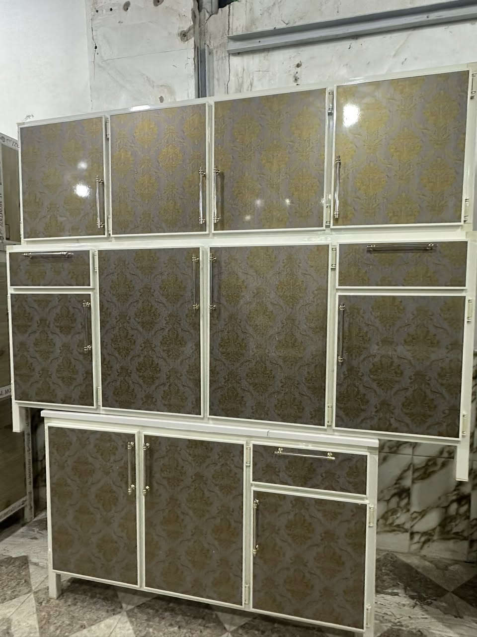 كاونترات مختلف الاحجام تركي محشه خشب 

التاميم ركن آلمدينه معرض اثاث بيم
***********
