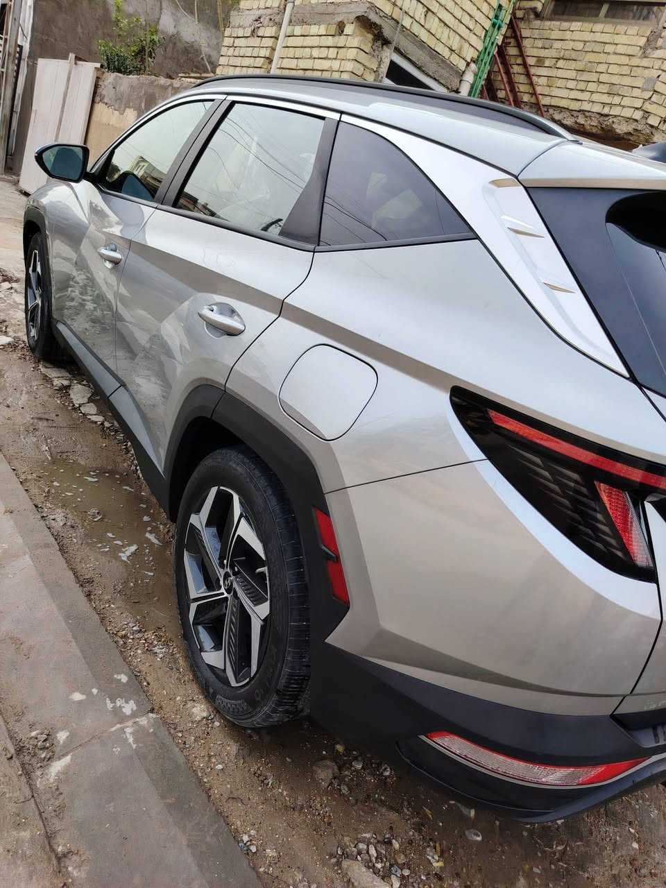 توكسان 24 وارد أمريكي محرك 2500 فول مواصفات
فتحه
بصمه
 تحكم من بعد
 كشنات جلد
كراسي كهربائيه
نظام الادار
السيارة فول مواصفات 
مابيه ضرر فقد دعاميه الأمامي مكان الدوره *********** ماشيه 10 الاف
