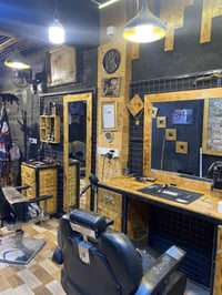 ديكور كامل للبيع مع الكراسي الاستفار على الرقم 07723322833