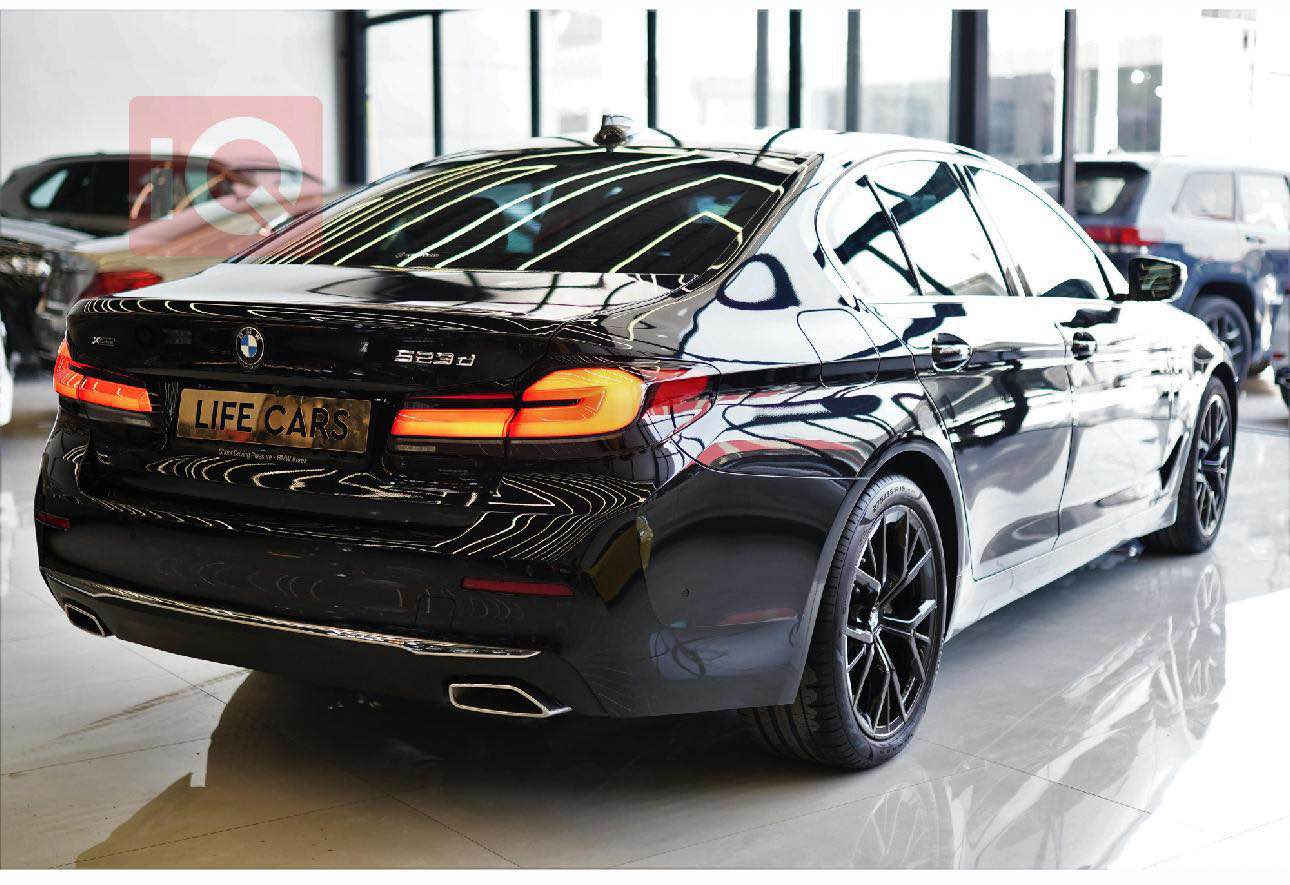للبيع BMW 523D 
بلادي m package
موديل: 2021 
ماشيه : 97 km 
محرك كاز
وارد کۆری 
المحرك: اربعه سلندر توين باور تيربو 
‎كاميرات محيطيه وحساسات 
‎نضام القياده الذاتيه 
‎نضام اوتو بارك 
‎كشنات جلد تدفئه  
‎السياره جدا نظيفه 
بيها حادث خفيف دعامي امام مستبدل مصبوغه 
رقم الشاصيWBA31ES04MWW91134
الرقم اربيل 
‎السياره مرقمه وفحص وهزه كله جديد وتحويل مباشر 
‎العنوان : اربيل 

‎للاستفسار الاتصال على هذا الرقم 

*********** أربيل, العراق
