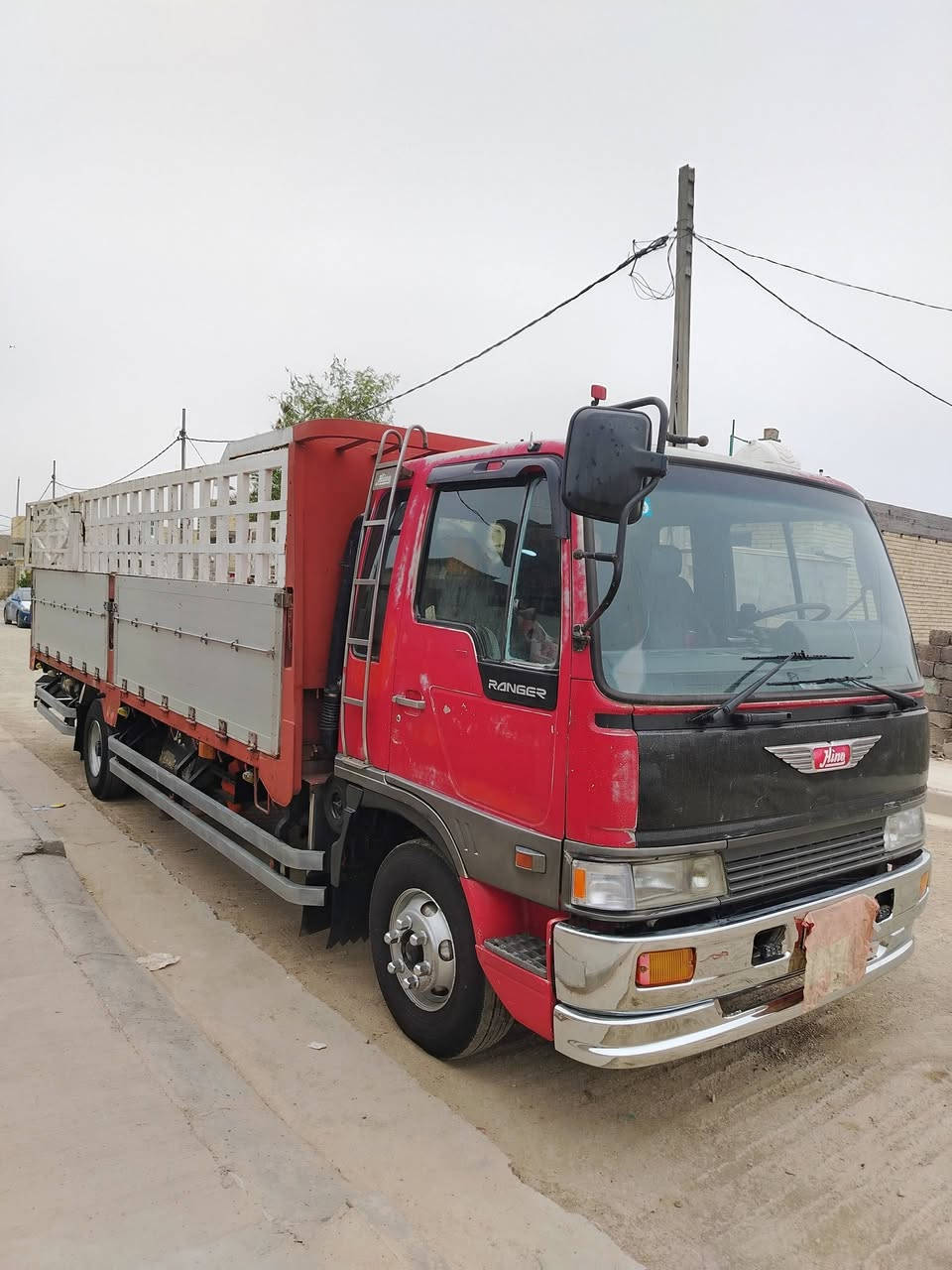 هينو طيرة ٧٠ سوبر ستة وربع بلادي مكينة شرط لا صرف ولا بخار ما مفتوحة الشاصي مكفول عليها ادامة كاملة تخم تاير رقم بصرة سنوية جديدة تحويل مباشر سيارة جاهزة وخير من الله عنواني واسط قرب سيطرة اللج السعر ١٥٥ بيه مجال قليل ***********
