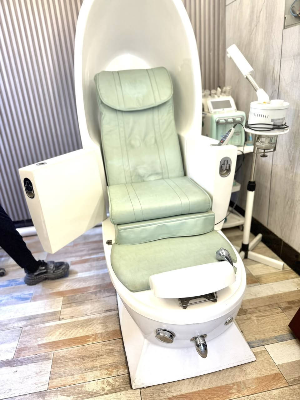 سلام عليكم 
كرسي كبسوله ابو المساج من شركت اطلس 
للبيع  ***********
