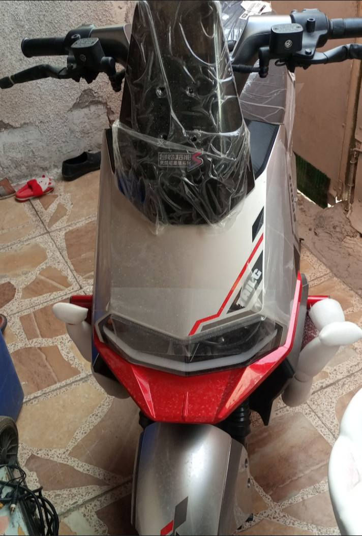 (للبيع الضمان سنة كاملة من المعرض) استخدام 5 ايام اريدها اب (مليون) واني اخذتها اب مليون و 400
السرعة 70 اتمشيك 90 كيلو بالشحنة الوحدة السرعة حقيقية مو وهمية


**إذا كنت صاحب هذا الإعلان وتريد حذفه لأي سبب، رجاءا أرسل رسالة إلى الدعم الفني**