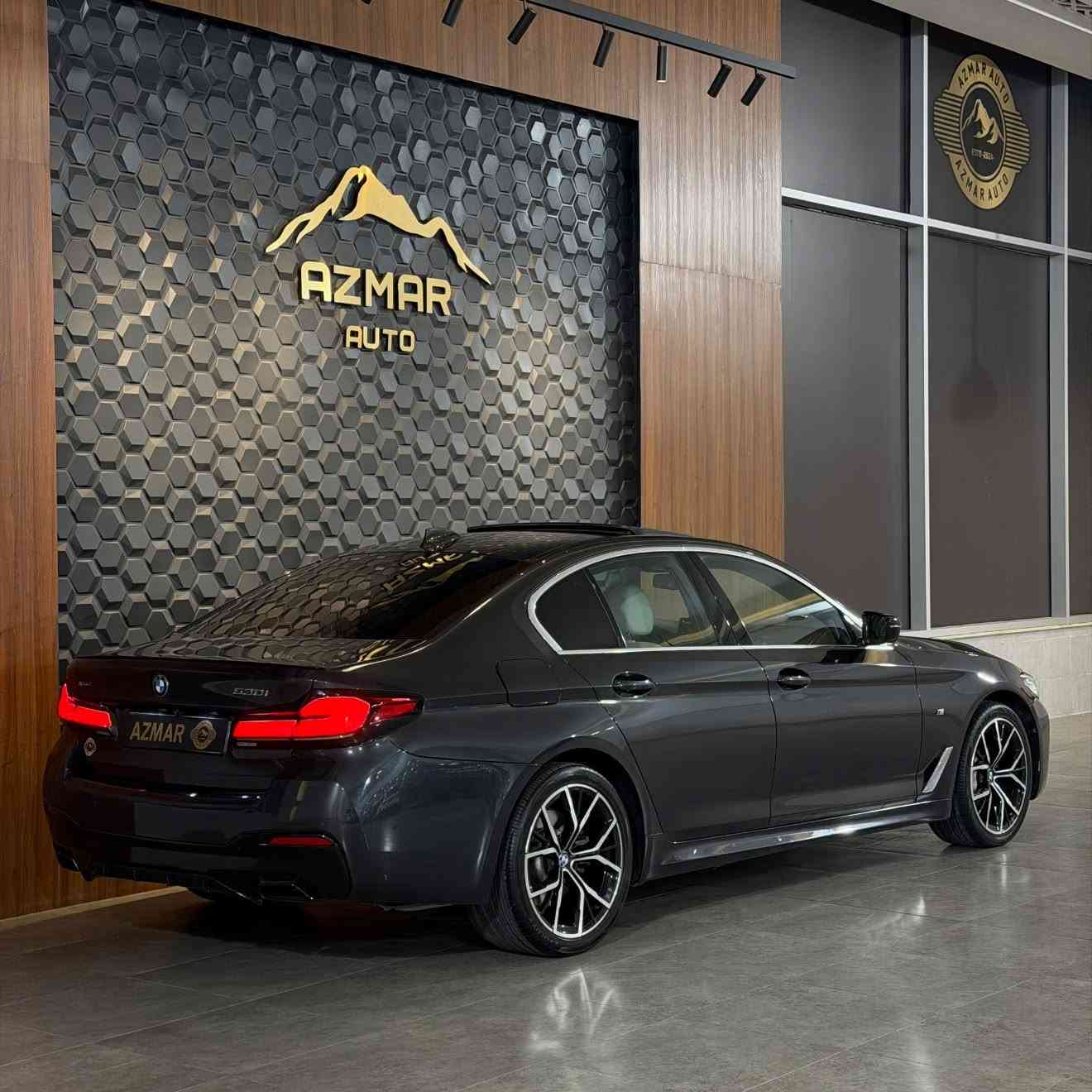 BMW 530i M Package  X Drive
ارخص سعر بكل العراق : 298$ ورقة قفل قفل💣💣
موديل 2021
ماشية ٦٠ الف

السيارة M Package و X Drive🔥
مواصفات السيارة فول الفول
بنوراما و داخل كريمي و كشنات تدفئة و كهربائي و ميموري و داتاشو و كامرات و حساسات و رادارات و انضمات قيادة بيها و تحديد سرعة و قيادة ذاتية و تحكم كامل ستيرن و اوتو هولد و انارات داخلية متعدد الالوان و سماعات Harman/ kardon و بعد هواية مواصفات متنذكر

السيارة بيها جاملغ امامي جهة السايق صبغ بدون دواخل بشرط
كير و محرك و كهربائيات كلها بشرط السيارة جاهز و ما يحتاج دينار مصرف
تحويل او وكالة ثاني يوم

سعر : ٢٩٨$ ورقة قفل قفل💣
للاستفسار : ***********
العنوان: السليمانية المعارض الجديدة شركة ازمر اوتو معرض رقم ٣٤
