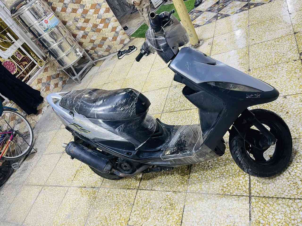 سلام عليكم
دراجة ماكس عدله 🛵 للبيع  

بلاديه وراق كامله  السعر ٥٠٠ وبيه مجال 

العنوان بغداد مدينه الصدر  📞 ***********
