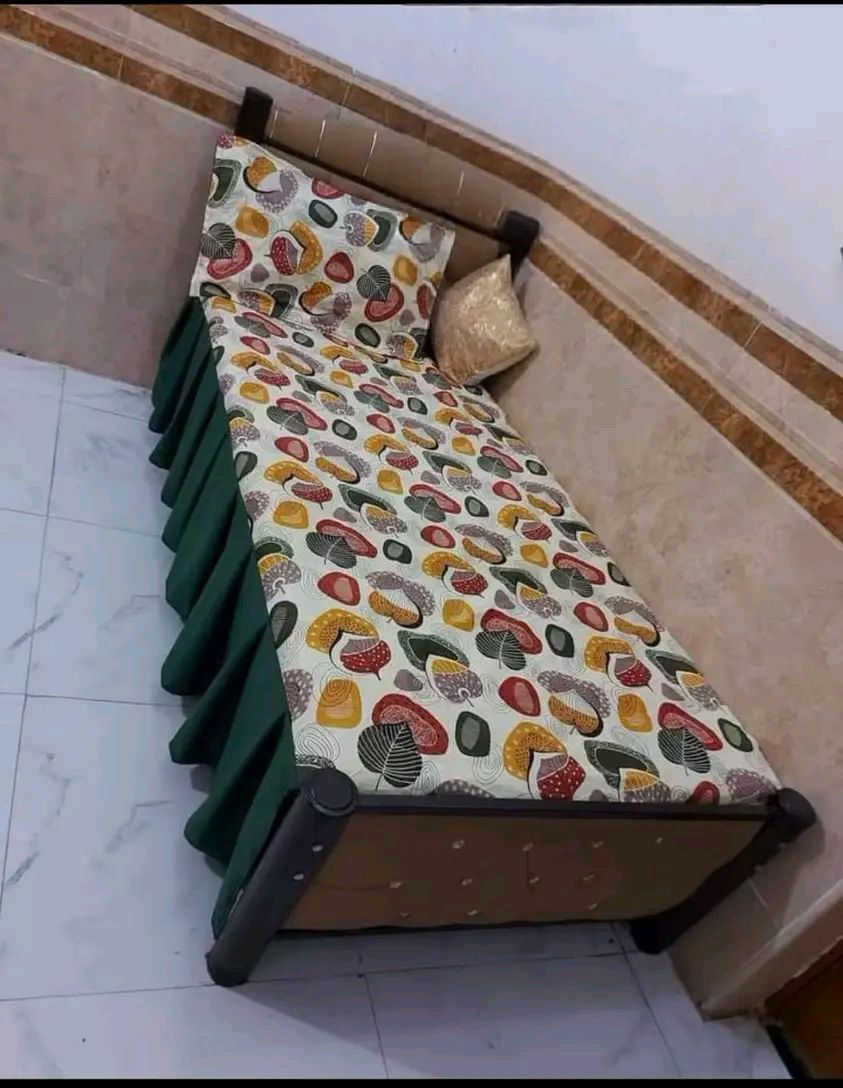فرشات نفر 
نزال جه وحده ١٠واذا جهتين 12 
يوجد توصيل داخل وخارج واسط 🤎


**إذا كنت صاحب هذا الإعلان وتريد حذفه لأي سبب، رجاءا أرسل رسالة إلى الدعم الفني**