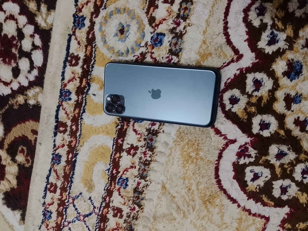 سلام عليكم لبيع ايفون 11بروم ماكس  ذاكرته 256بطاريه 100مبدله السعر 325وبي مجال *********** قير متواجد عل فيس
