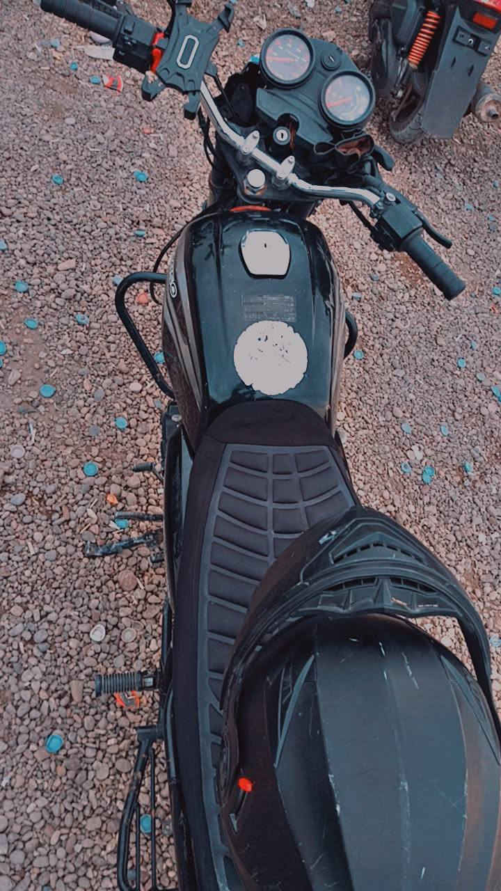 السلام عليكم دراجة 5كير بدون اوراق
مكينة ما مفتوحة لا تبخير ولا تنقيص
سعرها 600 وبيها مجال *********** وتساب
