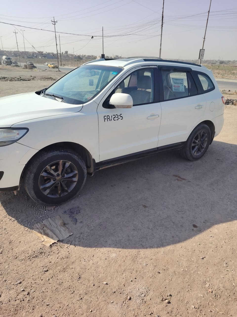 السلام عليكم سنتافي للبيع موديل 2009 راكب7 3قطع تبريد 6سلندر 2700 بيها سونار رقم نينوئ بيها كاربون السياره مال بيت السعر  خاص مكانها موصل الايسر رقم الهاتف***********
