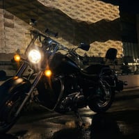 هوندا شادو 1100cc مرقمة موديل ١٩٩٨ رقم بغداد ماشية ٢٨ الف فقط  على وضع...