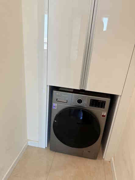 Apartment For Rent, located in Erbil, Empire Wings, with an area of 160m', the price is $1,200/Monthly (Negotiable).
Consists of:
- 2 Bedrooms
- 1 Kitchen
- 1 Living Room
- 2 Bathrooms
- Floor number: 21

Jamana real estate 
Mahmood: ***********
WhatsApp
