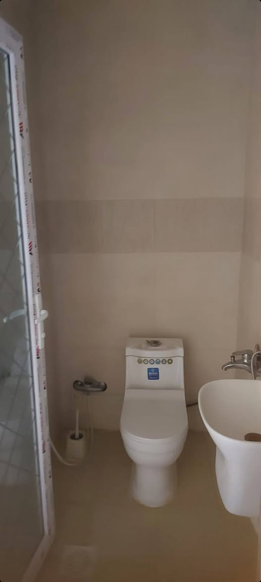 دار للبيع 50م بغداد الاعلام مجاور مركز الشرطة الاعلام الاستفسار *********** او ***********
