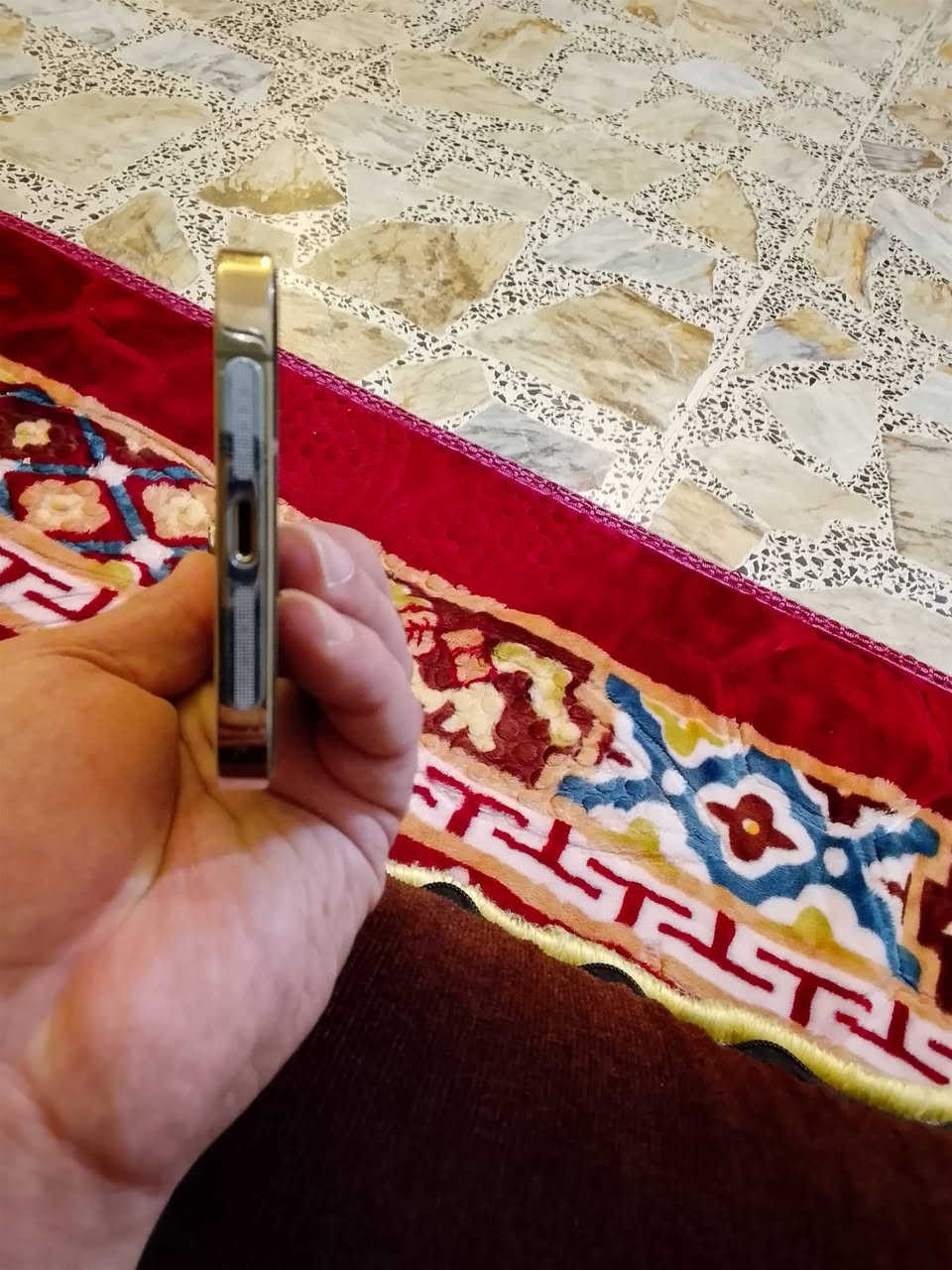 13برماكس ذاكره 256مبدله بطاريه جيده فقط امريكي ضهره امفطر 450الف سعره مكاني بغداد مدينه الصدر ***********
