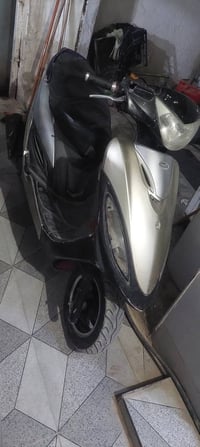 دراجه لبيع جي4 نضيفه لا دخن لا تنقص ماعوزها اي شي سعرها 250 رقمي078937...