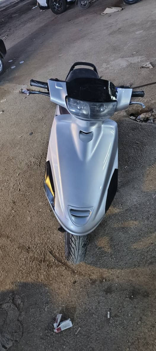 السلام عليكم دراجه للبيع فراشه يوماها دراجه كامله مكينه مكفوله نضاهة فول مثل ما بل صوره اوراق كامله منفيس و مكاتبه رجاء 🙏 المو شراي لا يدخل السعر ٤٠٠الف وبيهة مجال بسيط ***********
