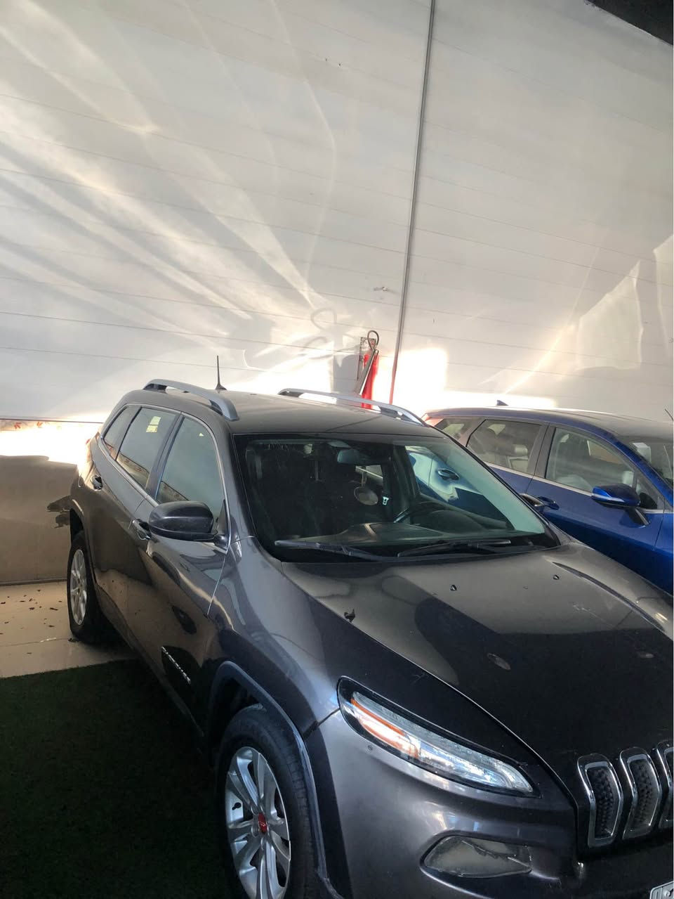 جيب شيروكى ٢٠١٧نفطى دووبارچةو نيو سبوغ دوو شوين ساردة كوت ئيرباك نةتةقيوة مةكينة نةكراوةتةووة ٩٧هةزار روشتوة سةنةوى ٢٠٢٧رةقةم نوى  رةقةم اربيل هةموو شت بةشةرت ١٠٦$
*********** أربيل, العراق
