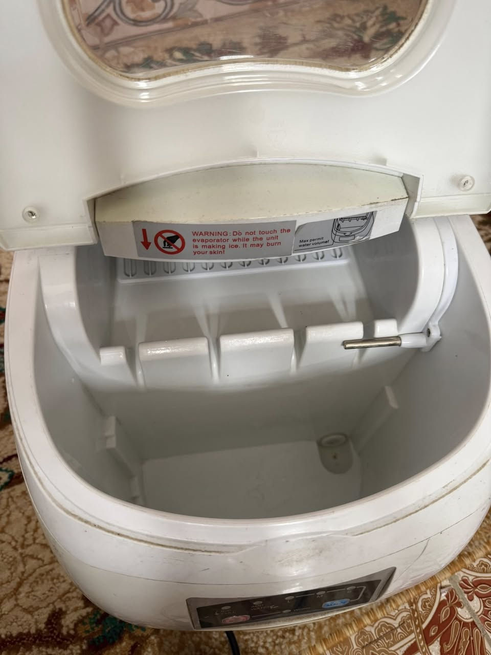 مكينة تحضير قوالب ثلج ٣ احجام قوالب الثلج
كل ٨ دقايق  تنزل ٩ قوالب ثلج
السعر ٦٥


**إذا كنت صاحب هذا الإعلان وتريد حذفه لأي سبب، رجاءا أرسل رسالة إلى الدعم الفني**