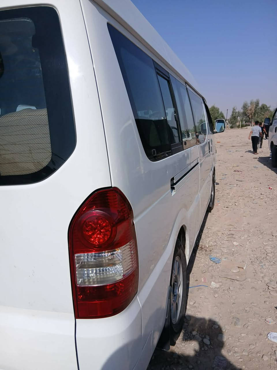 السلام عليكم شيري ٢٠١٣ رقم بغداد انكليزي
محور vvt 3000 ومحور سبلت صدر جديد تايرات جديده 
المكينه بيها صوت فقط السياره باسمي تحويل ثاني يوم بيها صبغ بالدواير والجاملغ الخلفي فقط بدون ضربه مكاني الانبار 
السعر ٩٠ بيها مجال بيع او مراوس حسب القناعه 
***********
