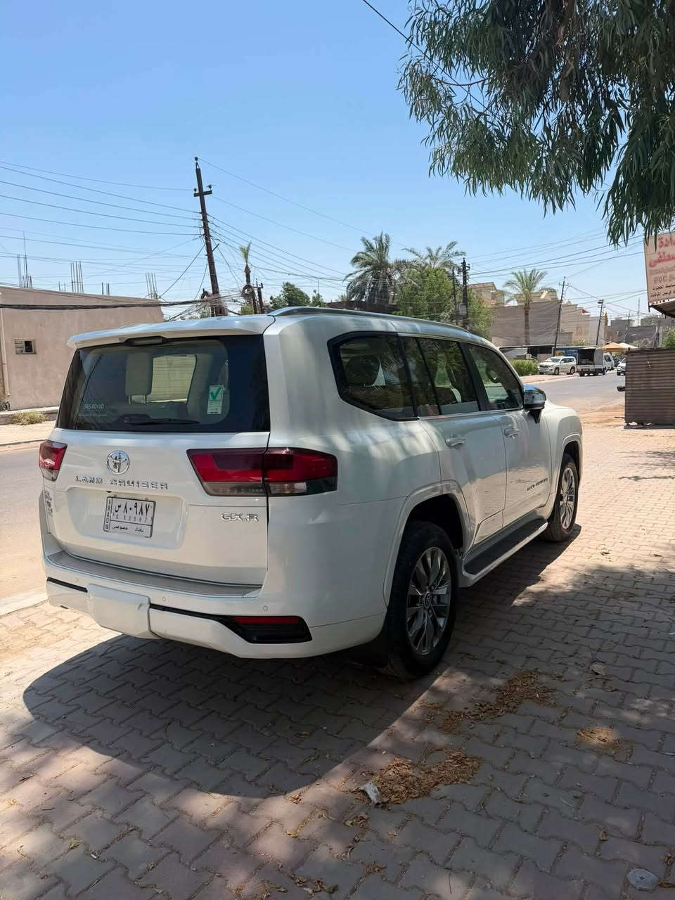 لاندكروز موديل 2023  تون تيربو ساز ماشية 36  كفالة عامة  كير محرك صبغ بارد بغداد حي الجامعة  السعر 67وبيهة مجال قليل سيارة جديدة كلششش ***********
