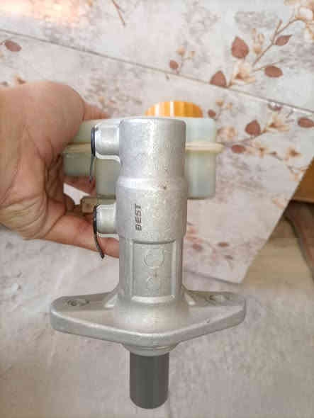 للبيع عمبار سمند فافون اصلي جديد هوه و الدبة مالته والحساس مال الدبة كامل جبته لسيارتي وطلع الي بسياتي حديد يختلف السعر 30 الف مكاني ناصرية مركز رقمي ***********
