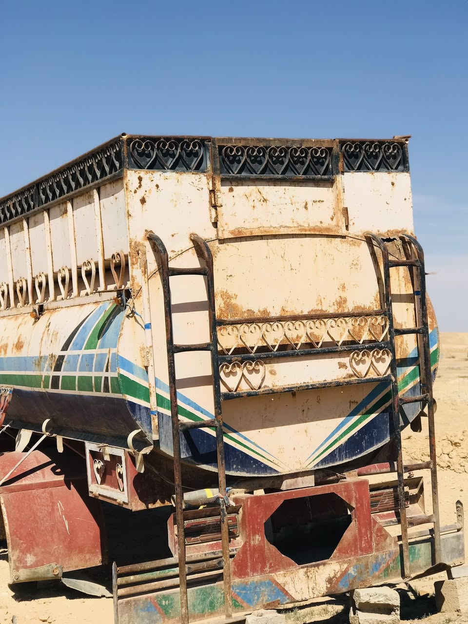 اسلام عليكم 
للبيع تانكي مال اقجم 
كهربايات جاهزه مكفول من الخياس وتسريب الماء مكان الانبار قضاء عانه الاستفسار *********** مكلف بل نشر
