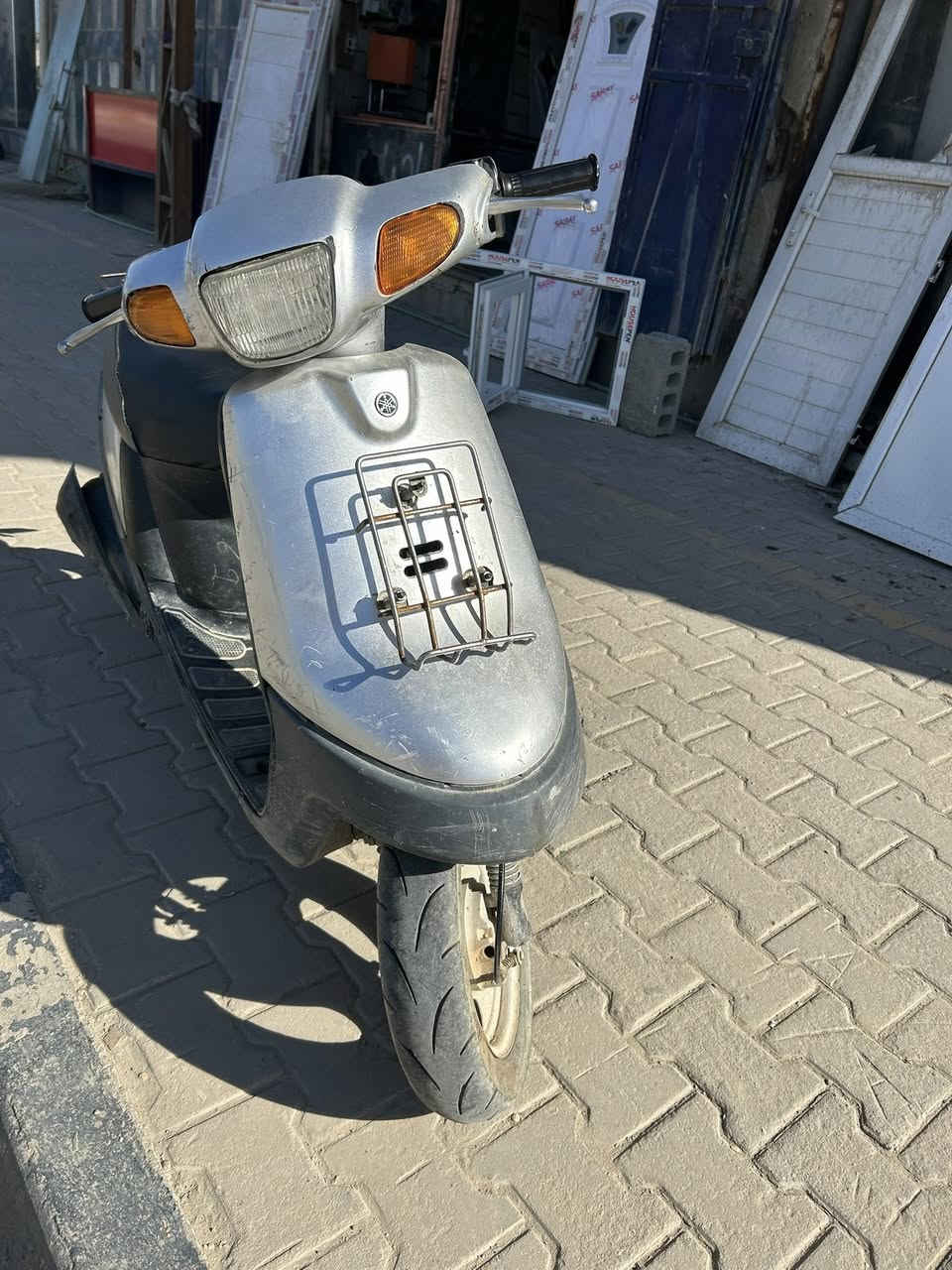 السلام عليكم دراجه بطه للبيع موديل 2003 نظيفه مامفتوحه أخت الجديده كلشي بيها شغال من هورن لايت اشاير سلف نهدر كلشي شغال العنوان كربلاء شارع مجمع الدره السكني للاستفسار المراسله على الخاص


**إذا كنت صاحب هذا الإعلان وتريد حذفه لأي سبب، رجاءا أرسل رسالة إلى الدعم الفني**