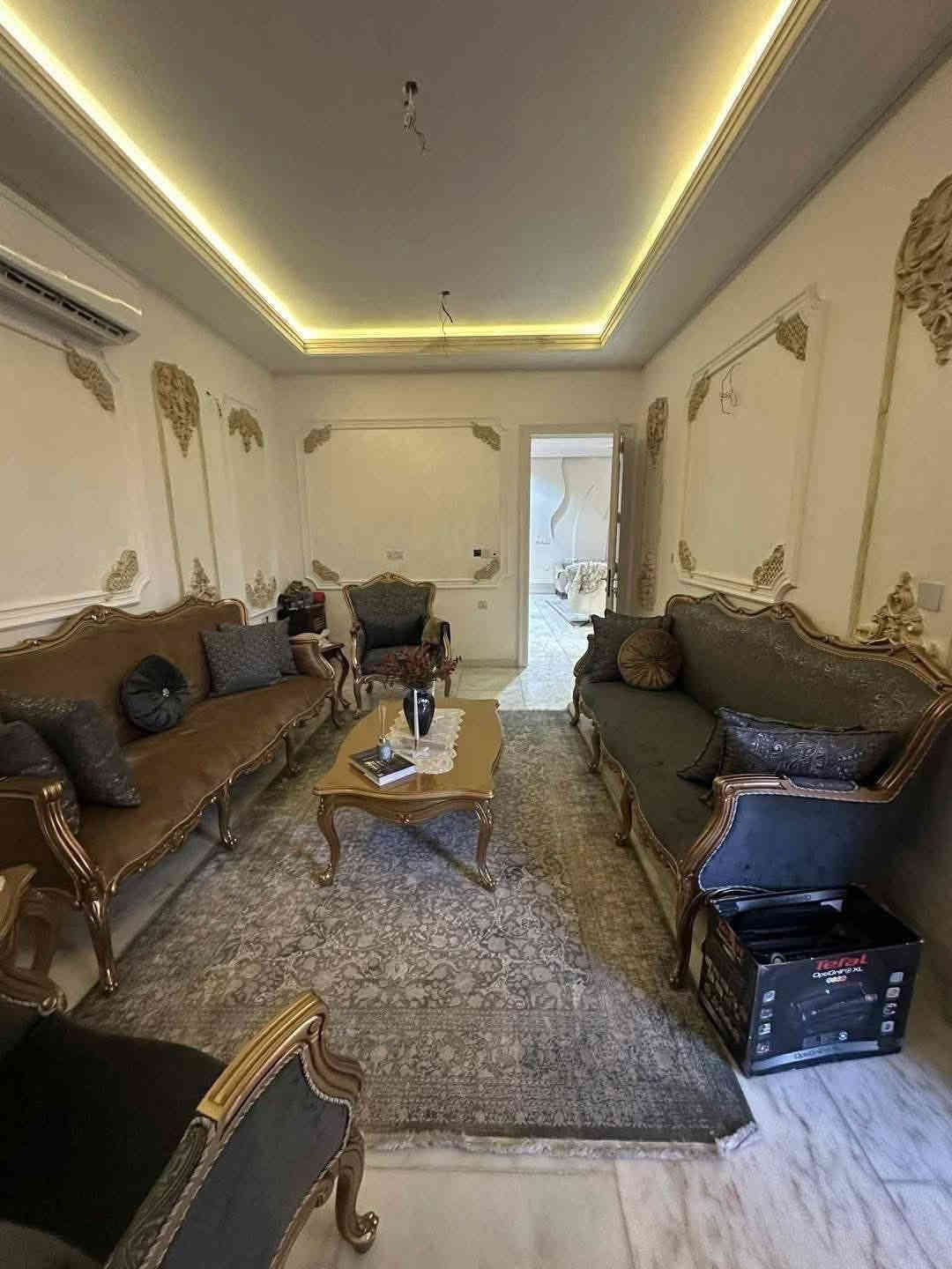 للبيع_في_السيدية
140م_خلف_جامع_الاقصئ 
دار سكني مودرن فول درجة اولى مرمر اعلى المواصفات

مربع الضباط الأقصى 
بناء 2024

الـمـسـاحـة  140  مـتـر   
الواجهة 7م   نزال 20م 

متكون من 3 طوابق ( 4 غرف نوم وصالة وهول ومطبخ وخدمات 3 ولوندري وبيتونة  وحديقة داخلية )
للتواصل ***********
