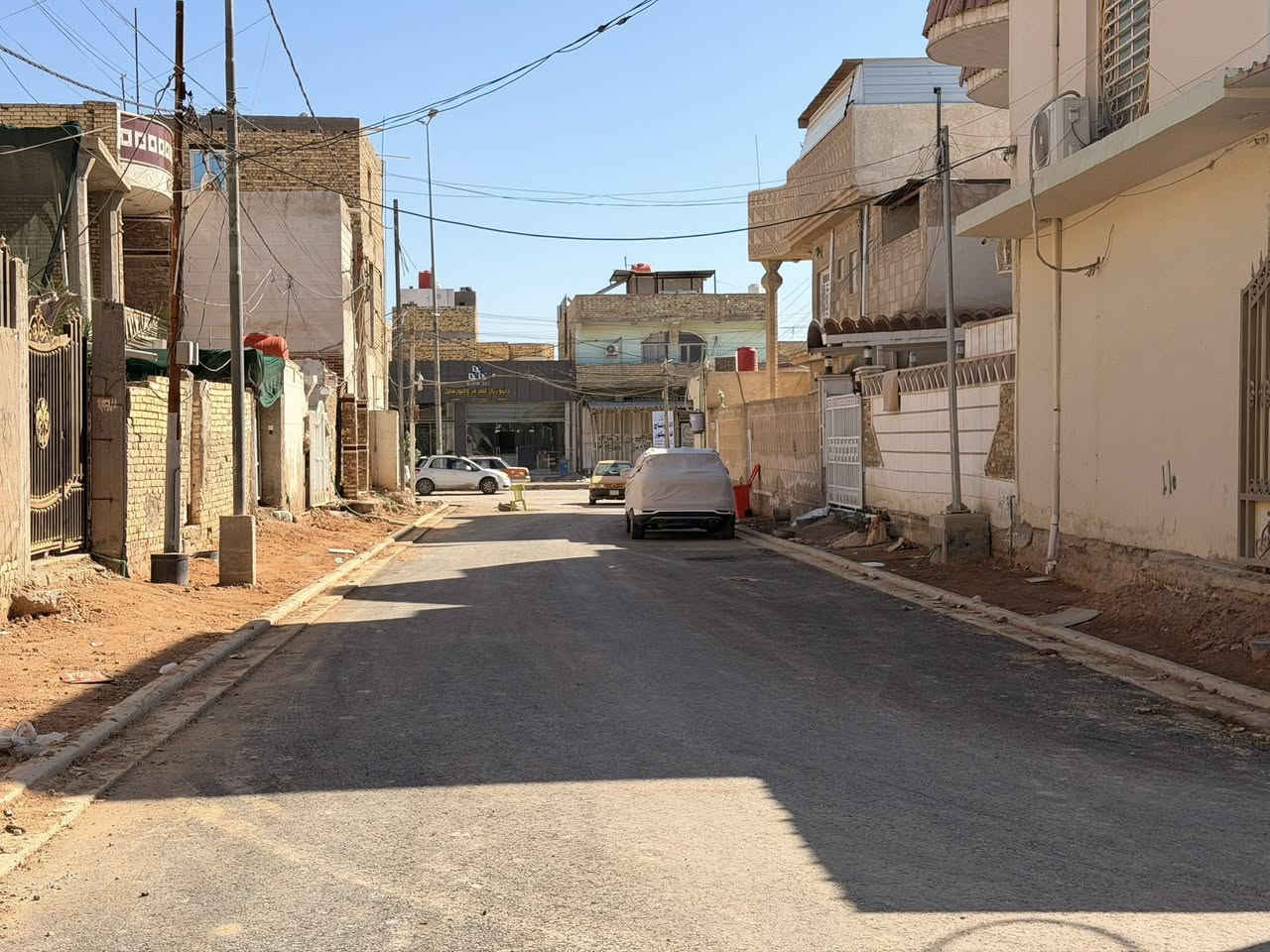 🛑 دار سكني  للبيع 🛑
المنطقة :  حي الضباط 🚩
اقرب نقطه داله : شارع الوكفة ثالث بيت عن السايدين مقابيل مطعم اربيل 

المساحه :  172     ركن  ✅  واجهة 12 ونص 
      

التفاصيل :  طابقين 
     كونكريت مسلح 
3 غرف نوم ومطبخ واستقبال وصالتين وصحيات داخلية وخارجية 

للاستفسار 
     مراجعة مكتب رسول الوزني للعقار  
الديوانية . حي الصدر الاول.شارع اسواق طيبة
 للمعلومات ولمزيد من التفاصيل ⬇️
       مراسلة الصفحة  
      او الاتصال 

***********
