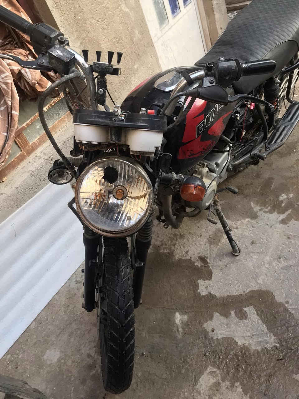 السلام عليكم دراجه بوكسر للبيع الدراجه يحتاجله تجفيت بس وعوج بصدر الدراجه والله العظيم مشتريها فوك المليون بس صار حادث وعطلت ومعندي اصلح واجفت وكلت ابيع لمهم السعر ب600 وبيها مجال قليل المكان بلبلديات اي استفسار ع هاذا الرقم ***********
