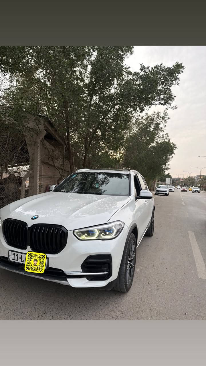 سلام عليكم BMWموديل 2022 X5 40i
فول مواصفات داخل ابيض بلاد 
بنوراما روز 
داتشو
بردات خلفيه
كير كرستال
الحادث بنيد فقط بدون ايرباك وبدون اي دواخل 
للاستفال ***********/***********
مكان السياره الكاظميه
