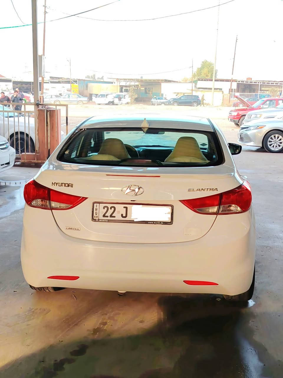 سلام عليكم سيارة هونداي الانترا موديل 2013 رقم سنوية هزا جديد بيه كوبون بانزين مكينه 1.8 صبغ ربع الباب وداير تعديل مراوسه حسب القناعة 
عنوان طريق موصل اربيل ناحية برطلة
***********/***********
السعر 118$$ وبي مجال
