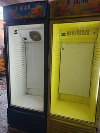 عارظات اثنين للبيع مكاني بغداد شرط النظافة و تبريد 07745733819