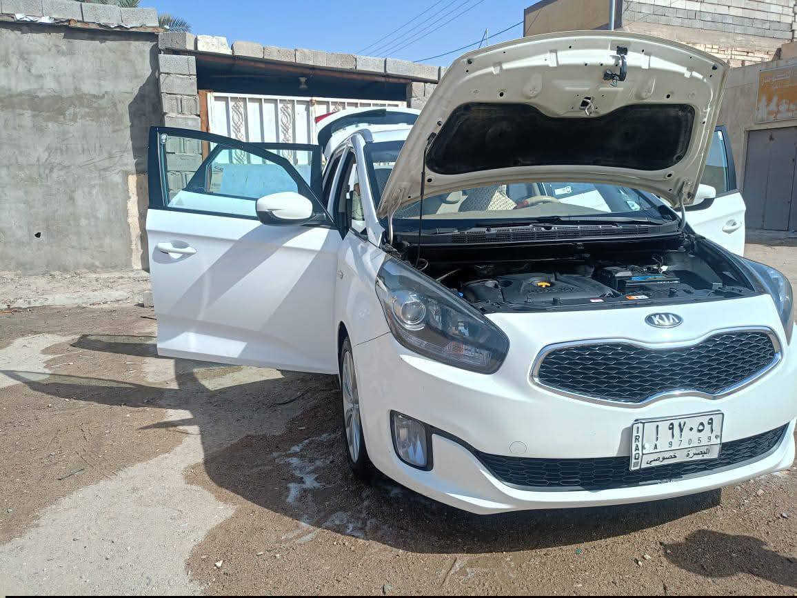 سلام عليكم كيا كارينز كفالة عده بارد بل داير بدون صبغ ولباقي كفاله سياره خليجي موديل 2015 ماشيه 130  عنوان بصره خور الزبير السعر 147 وبيها مجال رقم ‏‪0771 267 5153‬‏
