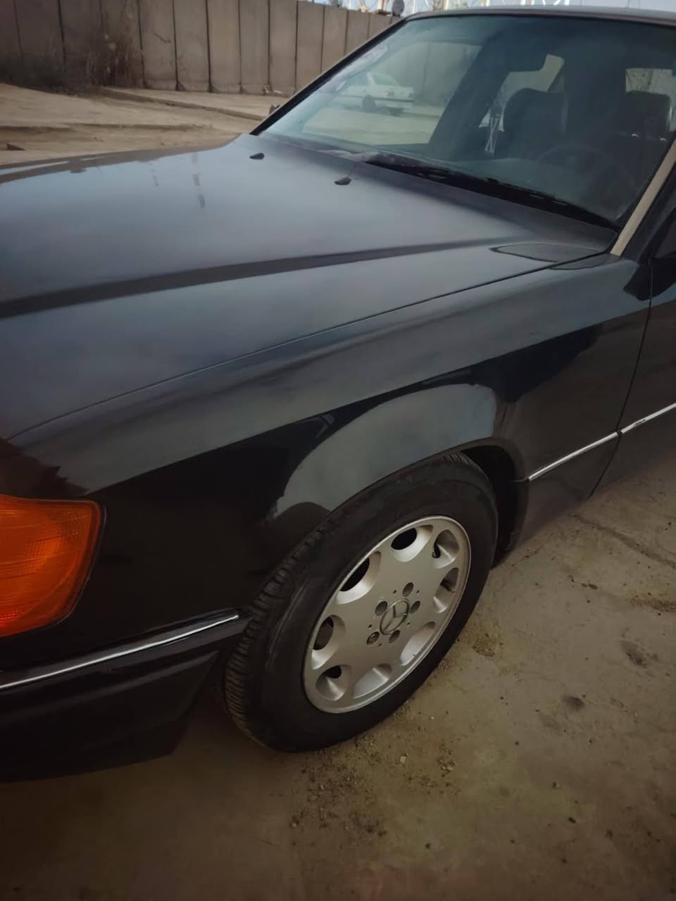 مارسدس دب موديل 92 كامله من كلشي مصبوغه عام للجماليه 75 وبيه مجال بسيط للتواصل الاتصال على الرقم ***********
