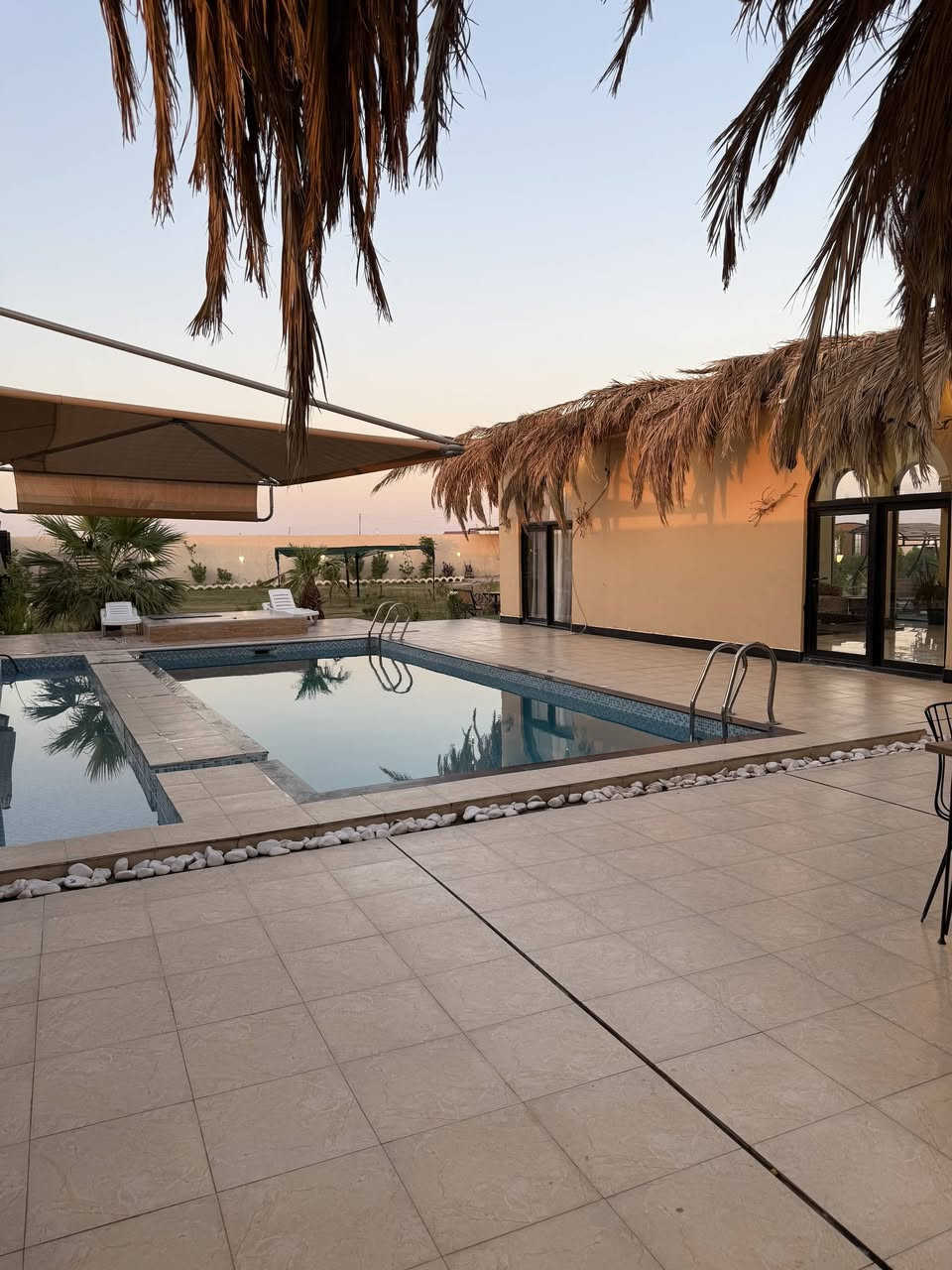 اهلاً وسهلاً بكم في مزرعة موناكو🌴
الايجار اليوم بنضام الشفتات 

🔴 مسبح كبير ومفلتر 🏊‍♂️🏊‍♂️
🔴مسبح خاص الأطفال 🏊‍♂️🏊‍♀️
🔴 تحتوي المزرعه على2 غرف  منام وصاله مكيفه كبيره ومطبخ مجهز بالكامل وحمامات غربي ⛺️
🔴إنترنيت 24ساعة🛜
🔴 باربكيو مخصص للشواء 🍖🍗
🔴مكان 🔴 صاله خاصه للالعاب البليارد 🔴 و الفيشة 🎱🎱
🔴حديقة واسعة 🏞️
🔴 حدائق ومساحات خضراء واسعه 🏞️🛤️
🔴 كراج  للسيارات 🚘🚙
🔴كهرباء 24 ساعة ⚡️
🔴 جلسات خارجيه 
🔴 كهرباء 24 ساعه 
🔴 اقامه حفلات اعياد الميلاد 🎂

🔴 للحجز والاستفسار يرجى مراسله الصفحه او الاتصال على الرقم او التواصل عبر الواتساب الخاص بالمزرعة ،للعلم المزرعة موجوده بتطبيق اجرلي ومكانها التاجي جسر ذراع دجلة ‏‪***********‬‏
