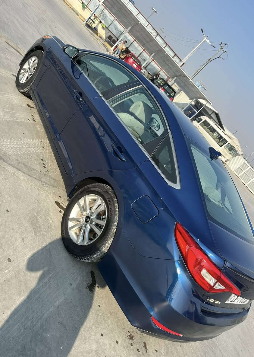 سلام عليكم سوناتا للبيع مديل 2017 وارد امريكي مكينة 2400  ماشية 24 الف حقيقي اكرر حقيقي
وين ماتريد افحص العداد بخدمتك  السيارة على ايدي
بيها قطعتين صبغ وقبغ الجنطة مبدل نفس اللون
كير ومكينة مكفولات ولا ملعوب بيهن شرط الفحص
تبريد وتدفئة خير من الله  ايرباكات السيارة سليمة
تايرات والصدر بحالة جيدة جداً 
السعر 123 وبيها مجال بسيط  
رقم بغداد ب اسمي  صور الحادث وفديو بالمنشور 
مكاني بغداد زيونة او المنصور حسب التواجد 
***********  متوفر وتساب 
ذكرتلك كل التفاصيل
