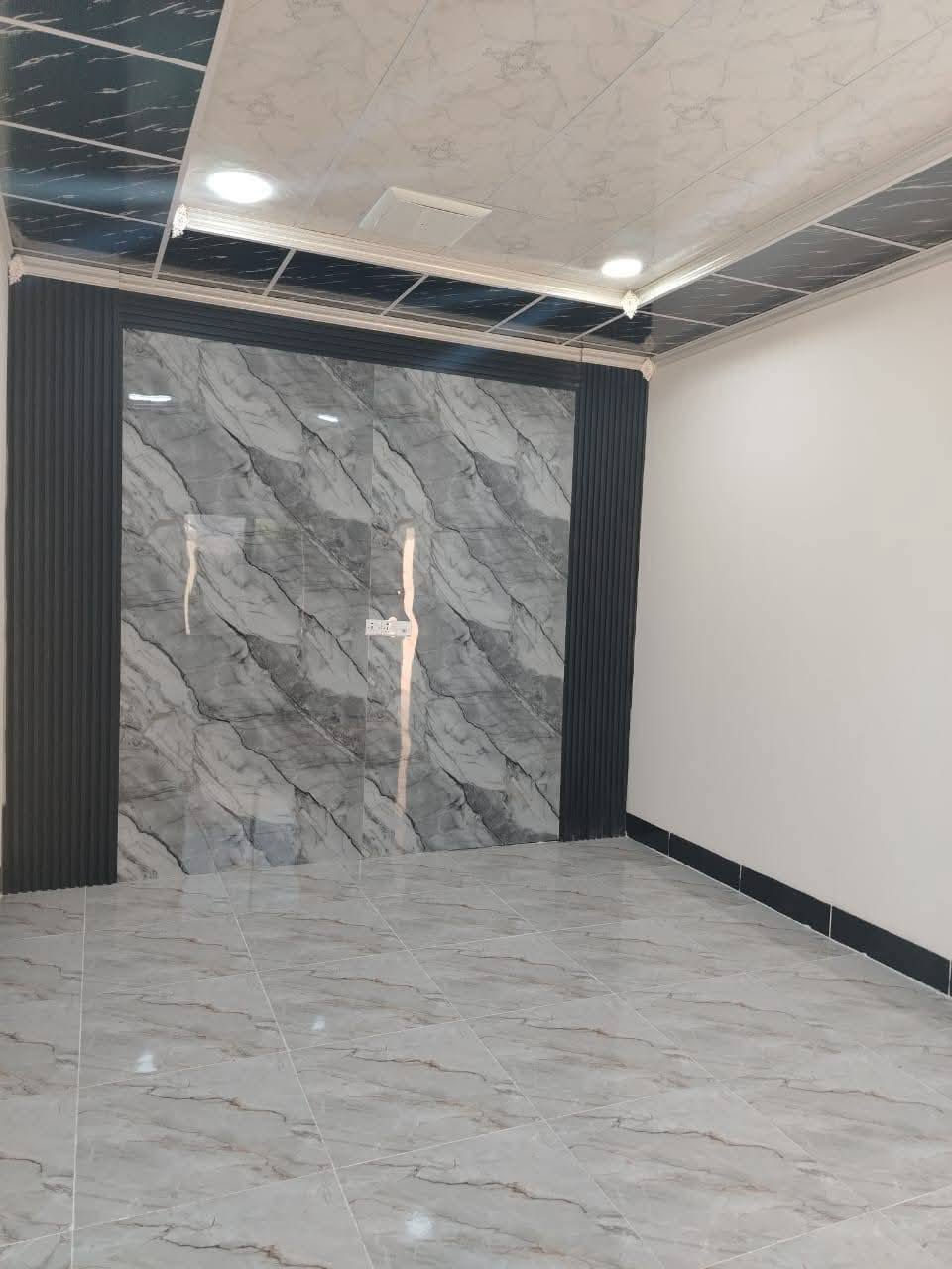 💥💥دار للبيع  طابو صرف طابق واحد مساحه 100متر   
موقع كركوك ال 77قرب المستوصف 
علما بان الدار قيد الانشاء ويتم  تسليم  الدار خلال 20يوم 

تفاصيل الدار غرفة  نوم وهول ومطبخ واستقبال وصحيات درج خارجي وكراج سيارة
🔥السعر 65 مليون بي المجال 

 ***********☎️✅
او مراجعة مكتب صباح كركوك للعقارات 
حي الاسرئ قرب جامع المعراج
