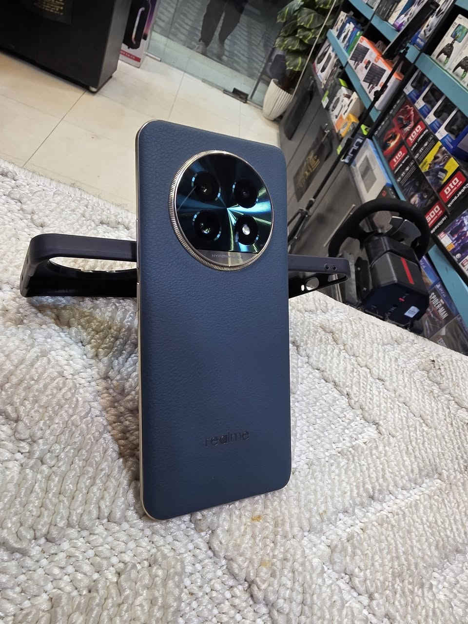 Realme 13 Pro Plus
المعالج: يأتي الهاتف بمعالج Snapdragon 7s Gen 2 ثماني النواة، وهو معالج قوي  المهام، سواء كانت الألعاب الثقيلة 
الذاكرة والتخزين:  والتخزين، مع دعم يصل إلى 12 جيجابايت من ذاكرة الوصول العشوائي و 512 جيجابايت من التخزين 

البطارية: يزود الهاتف ببطارية بسعة 5200 مللي أمبير، مما يوفر عمر بطارية طويل يدوم طوال اليوم. الشحن: يدعم الهاتف شحن سريع بقدرة 80 وات، مما يسمح بشحن البطارية بالكامل في وقت قصير جدًا.
الميزات الأخرى


**إذا كنت صاحب هذا الإعلان وتريد حذفه لأي سبب، رجاءا أرسل رسالة إلى الدعم الفني**