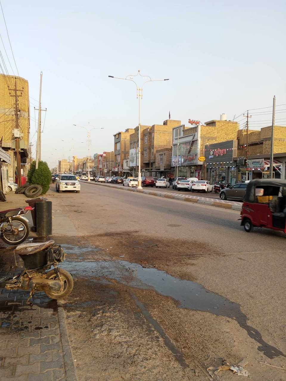 السلام عليك محل للبيع
كامل من جميع النواحي بيه غراض يوماها 

وايراني 

وستوته 

وغراض تفصيخ 

محل بيه شغل خير من الله سبب لبيع لاسباب صحيه موقع لمحل صالحيه قرب مرطبات جنه الحسين

***********
